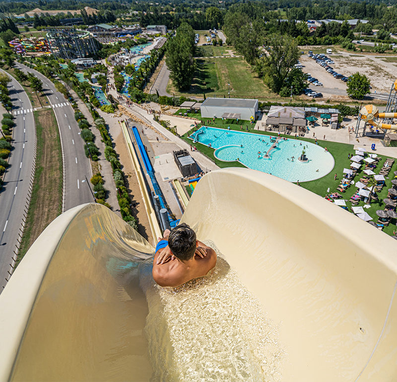 Le géant, le plus haut toboggan d'Europe ! WAVE ISLAND le Parc aquatique 100 Glisse en