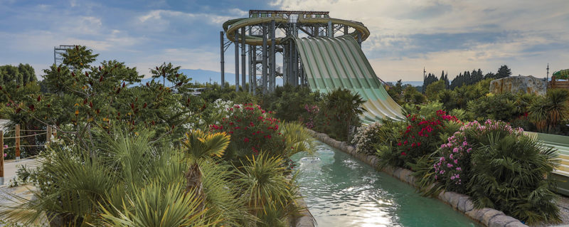 La Cascade de Manéa, toboggan aquatique au parc WAVE ISLAND, à Monteux, près d'Avignon (84), en Provence !