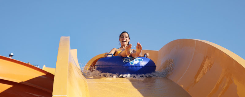 Descente Rapid Canyon, attraction aquatique, parc aquatique WAVE ISLAND à Monteux, près d'Avignon (84), en Provence !